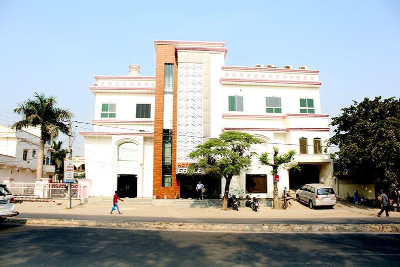 Grace Hotel Karnāl Exterior foto